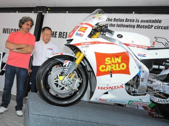 Honda подарили родителям Симончелли прототип Honda RC212V