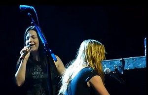 Halestorm - Break In [Feat. Amy Lee Of Evanescence] (Live At Tyson Events Center)