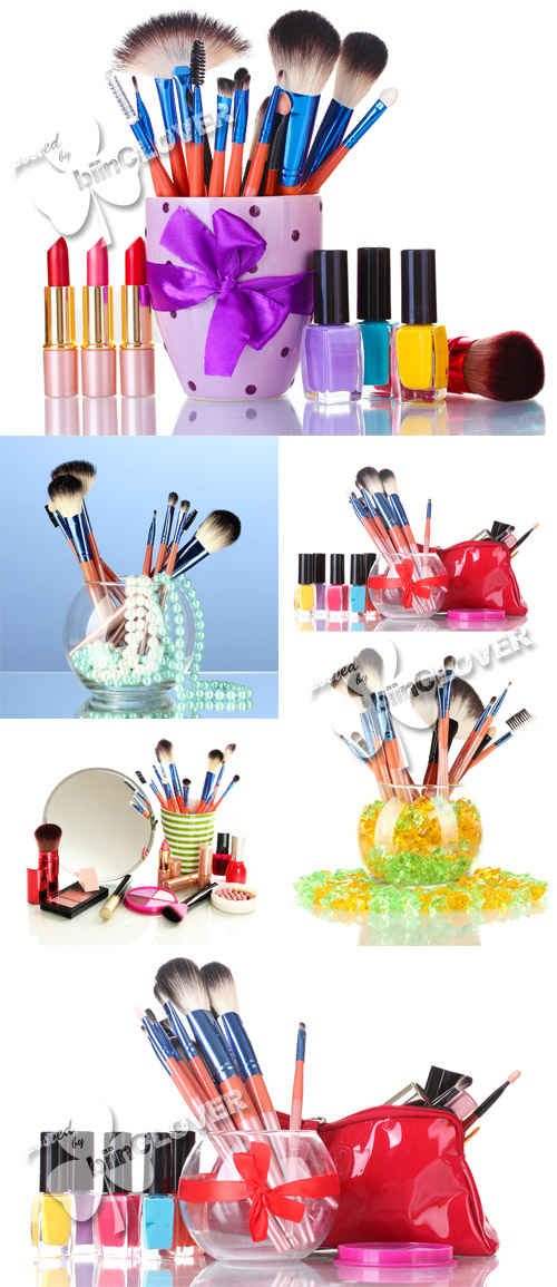 Make-up brushes and cosmetics 0253