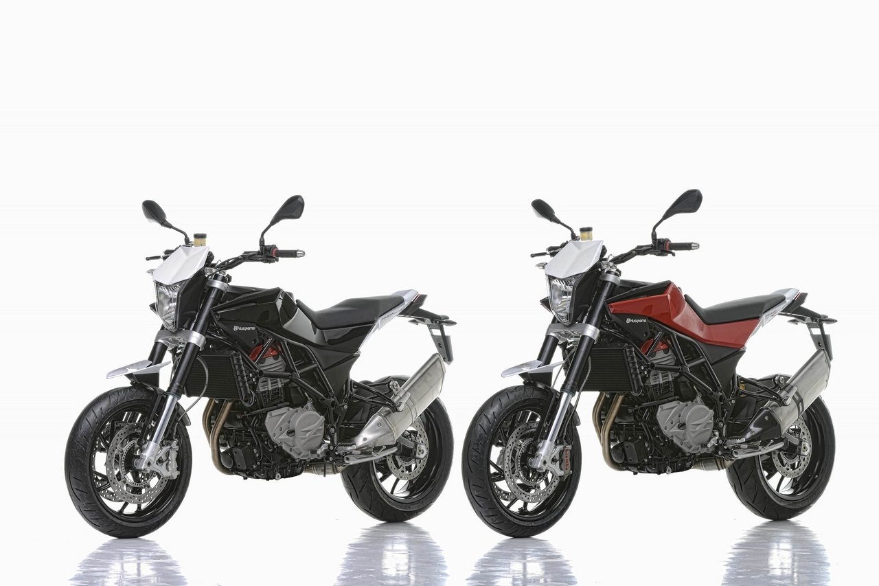 Мотоциклы Husqvarna Nuda 900 и 900R 2013: теперь комплектуются АБС